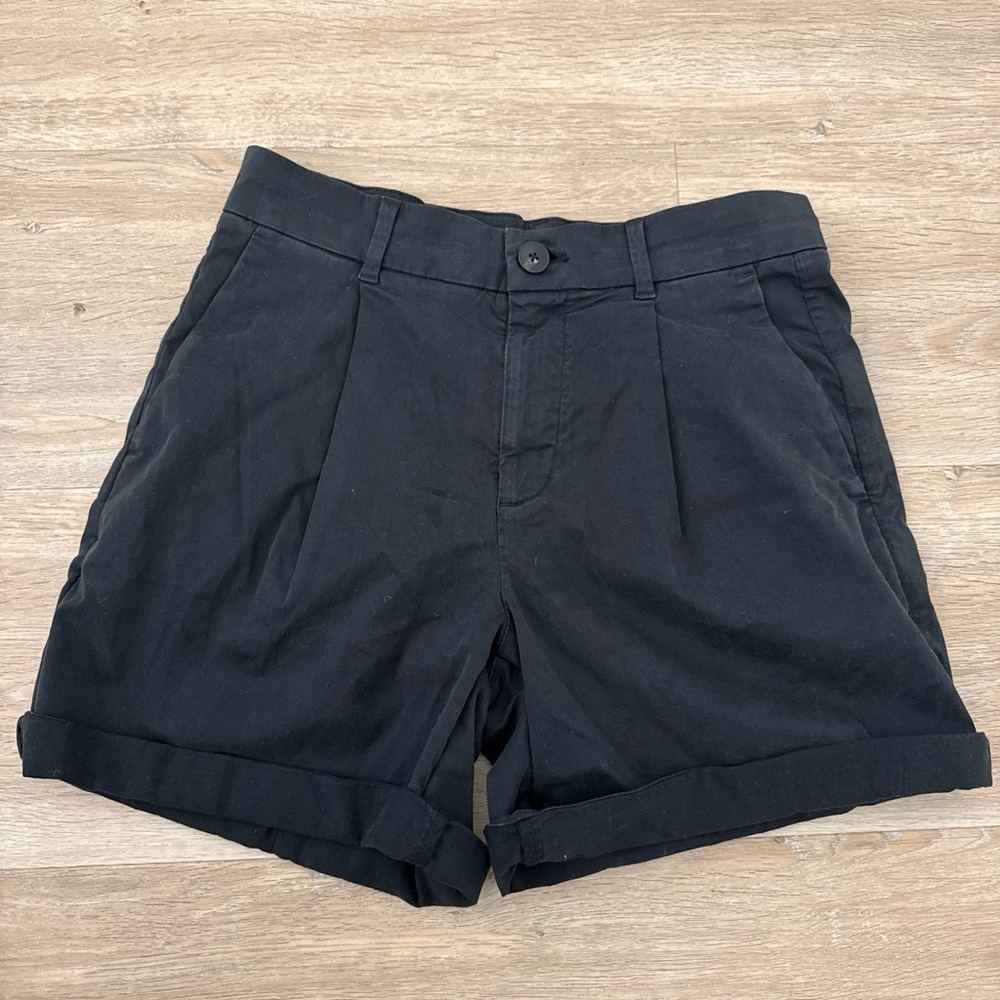 Everlane Women's Black Pleated Cuffed Shorts 2